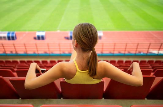 Mastering Binoculars at Concerts and Sporting Events